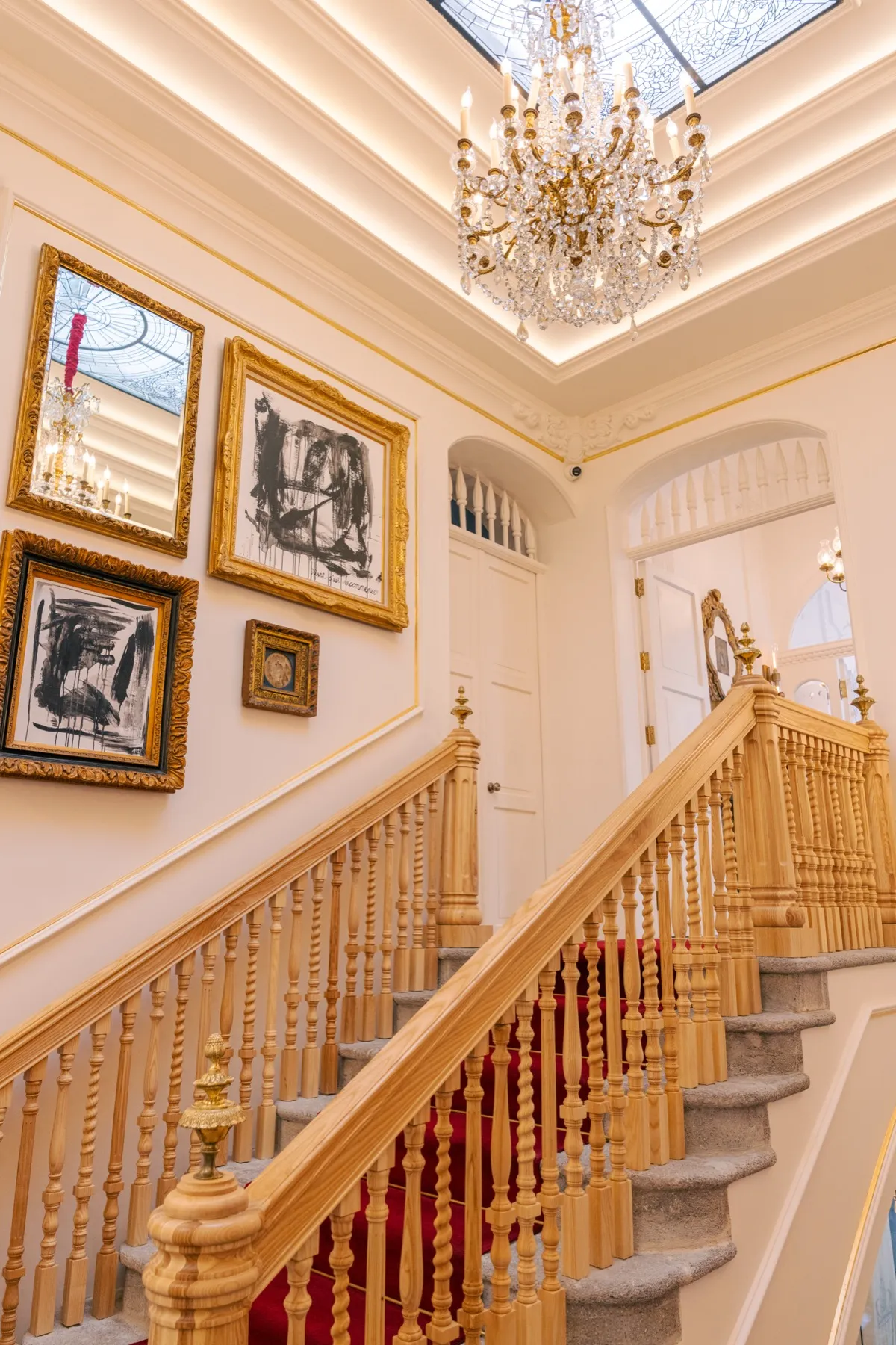 La escalera — 8